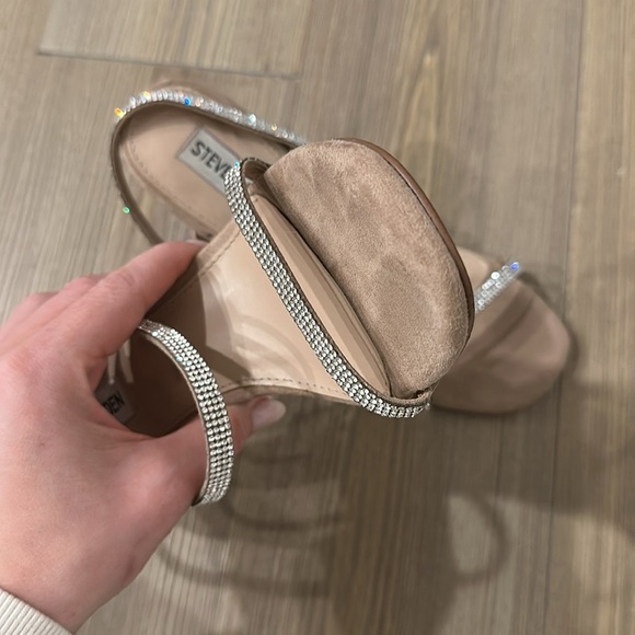 Heels - Picture 4 of 6